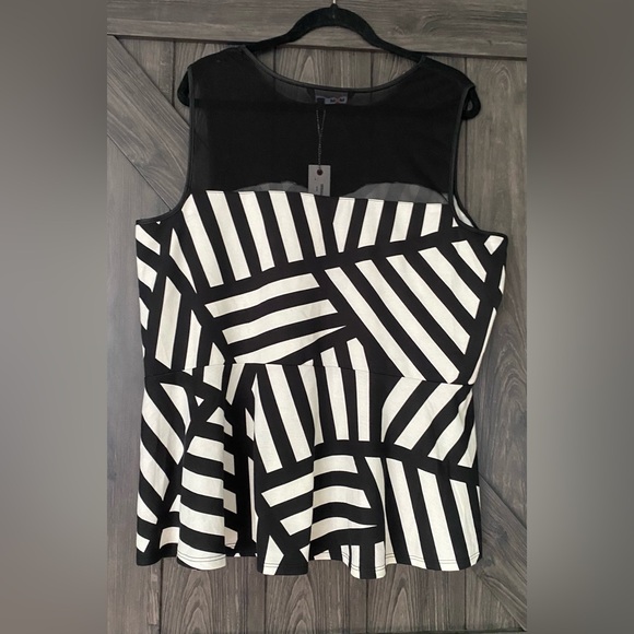 Black & White MXM sleeveless peplum top with mesh upper, NWT, sz 3X - Picture 6 of 6
